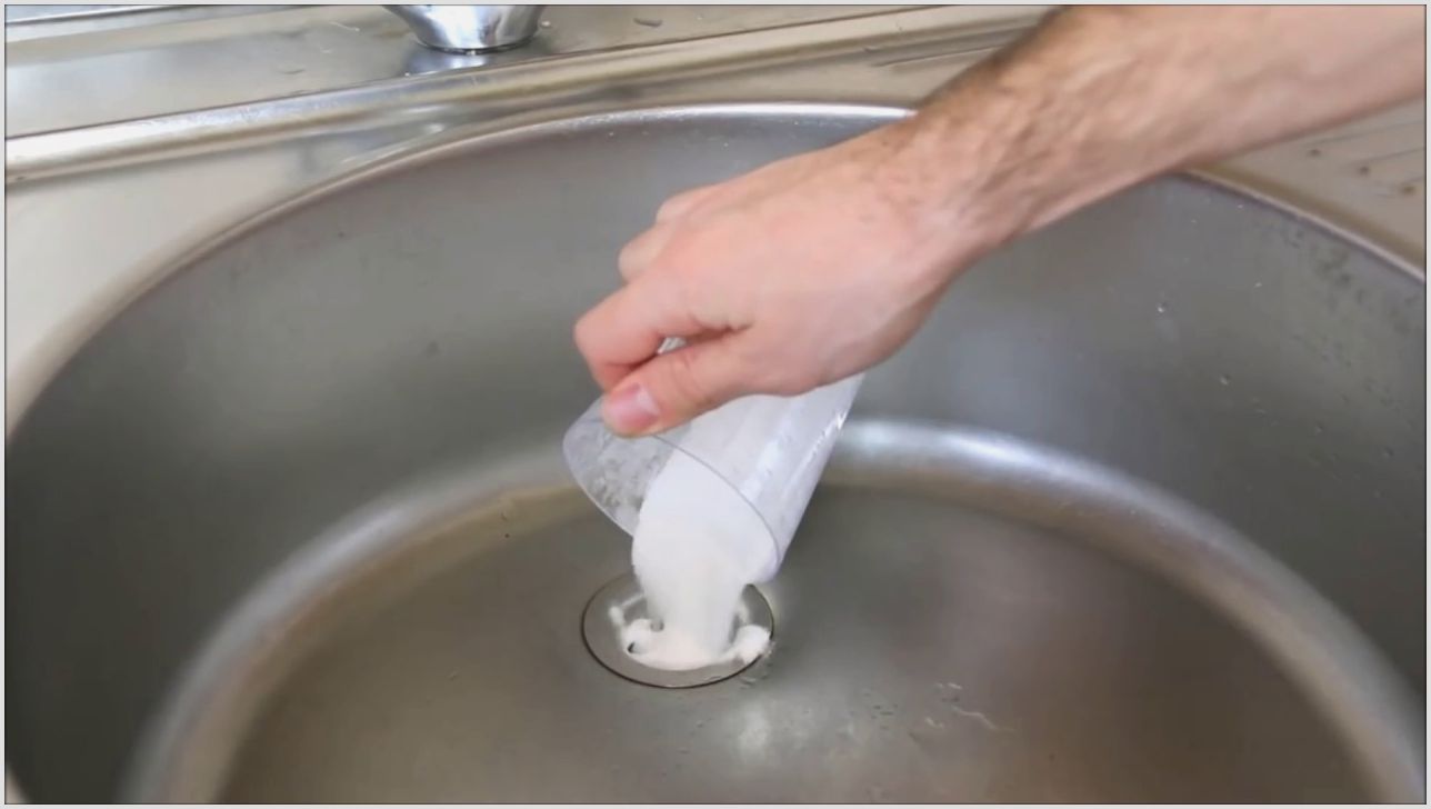 как прочистить канализационную трубу содой и уксусом
